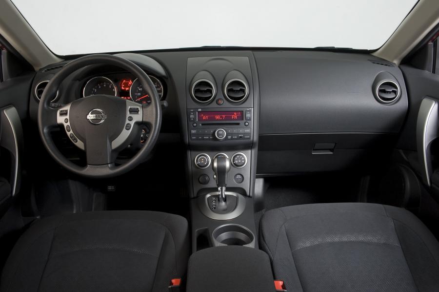  Nissan Rogue Krom Edition 2010 года  (фото 7 из 28)